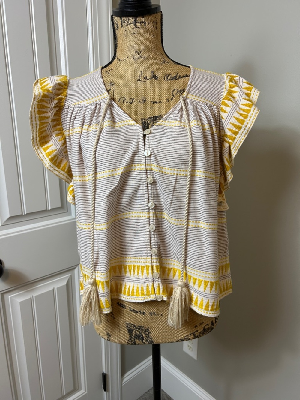Bishop + Young top size small
